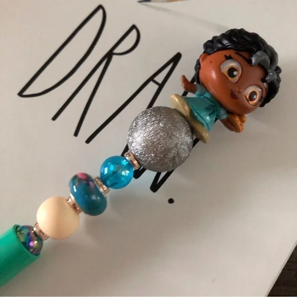 Disney Doorables: Encanto: Julieta handmade beaded pen